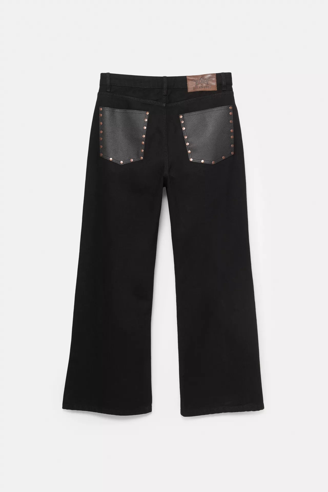 Back leather pocket detailed jean