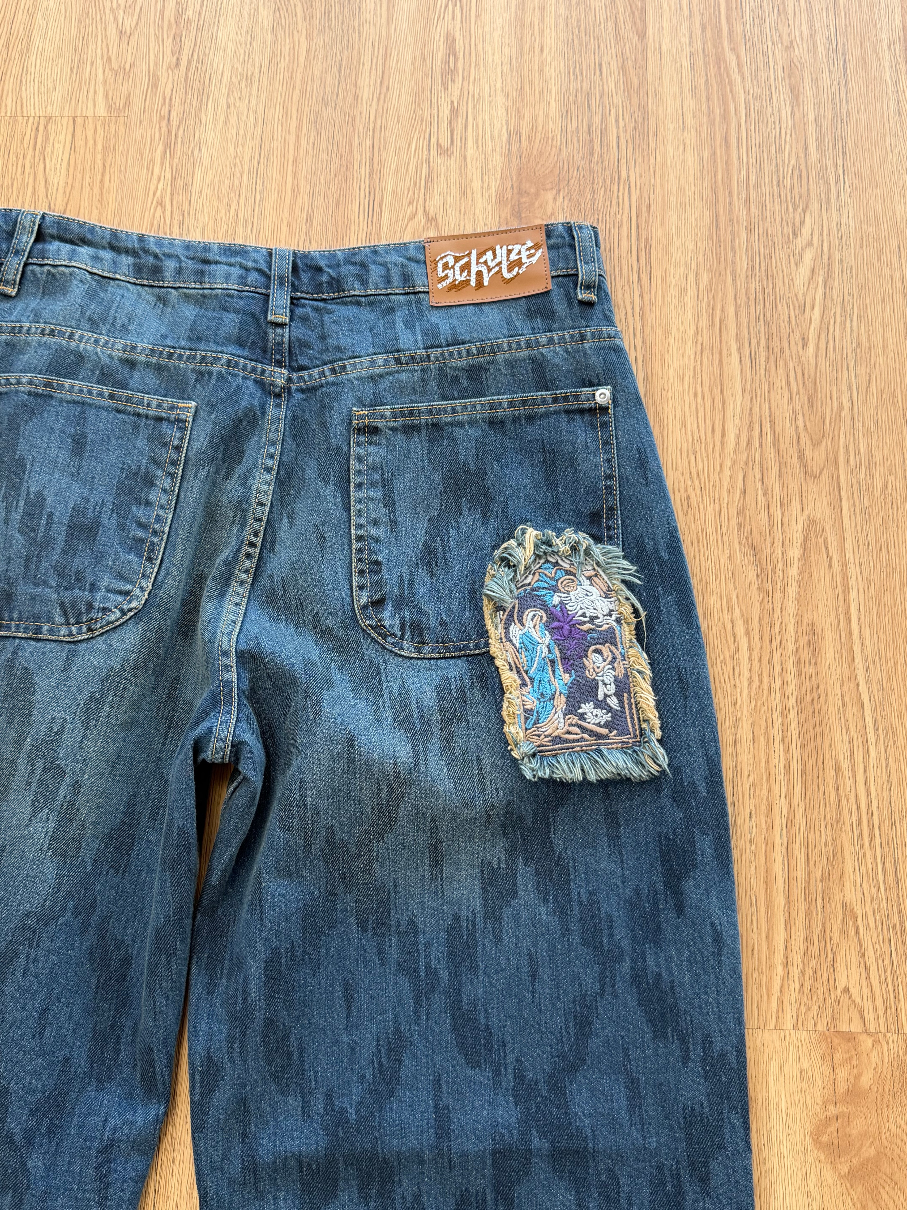 DERSCHUTZE JEANS