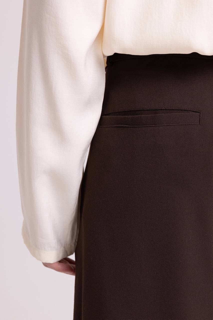 RELAXED FIT FLOWING PLEATED