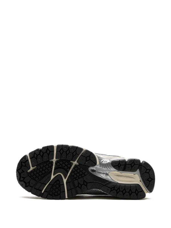 New Balance 1906L sneakers