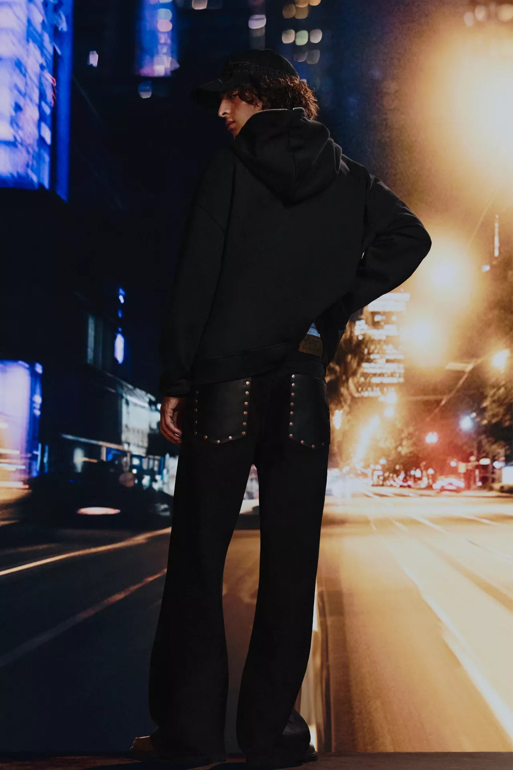 Back leather pocket detailed jean