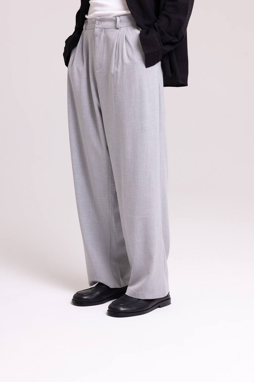 RELAXED FIT FLOWING PLEATED