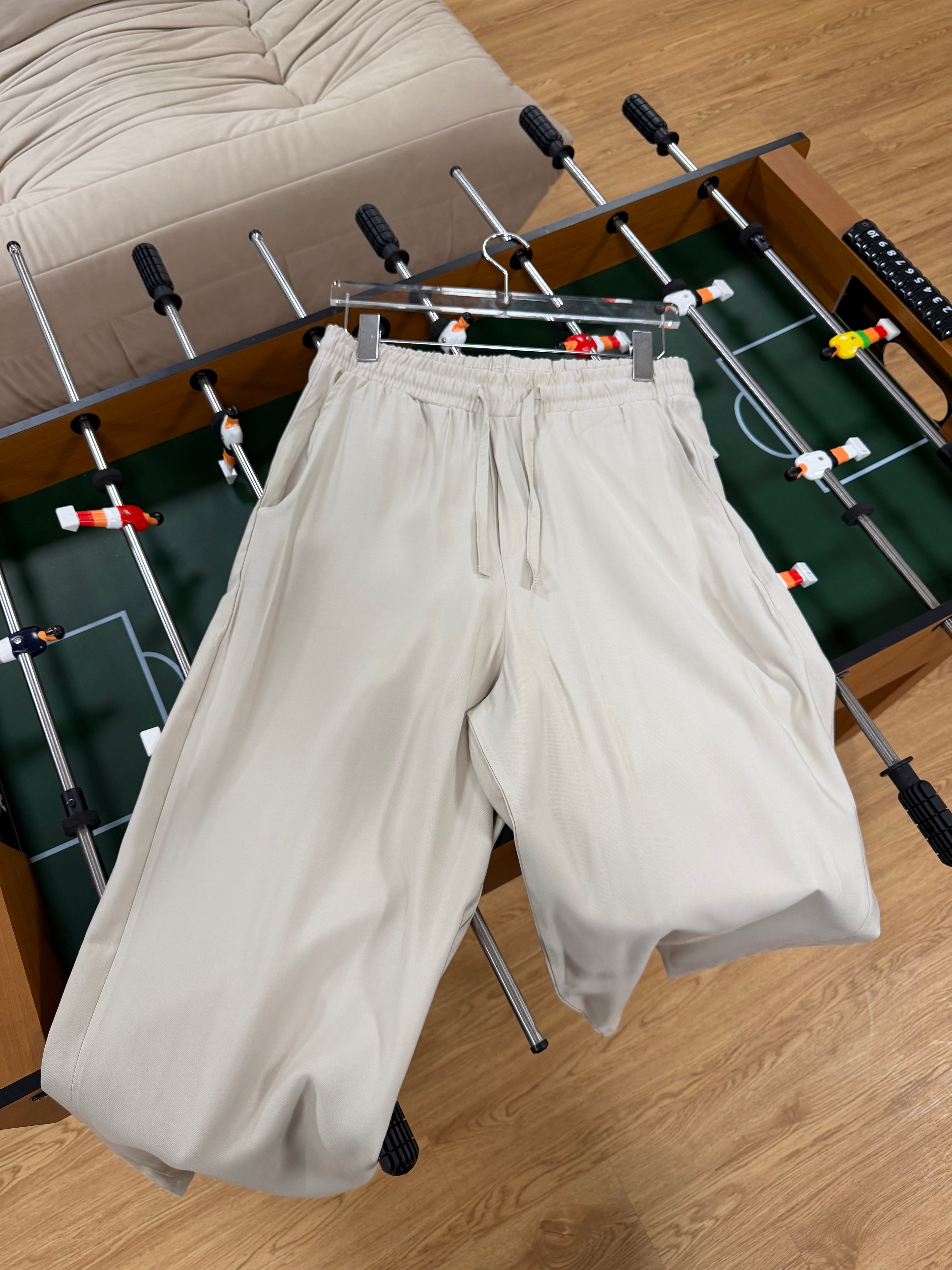 RELAXED FIT FLOWING PLEATED