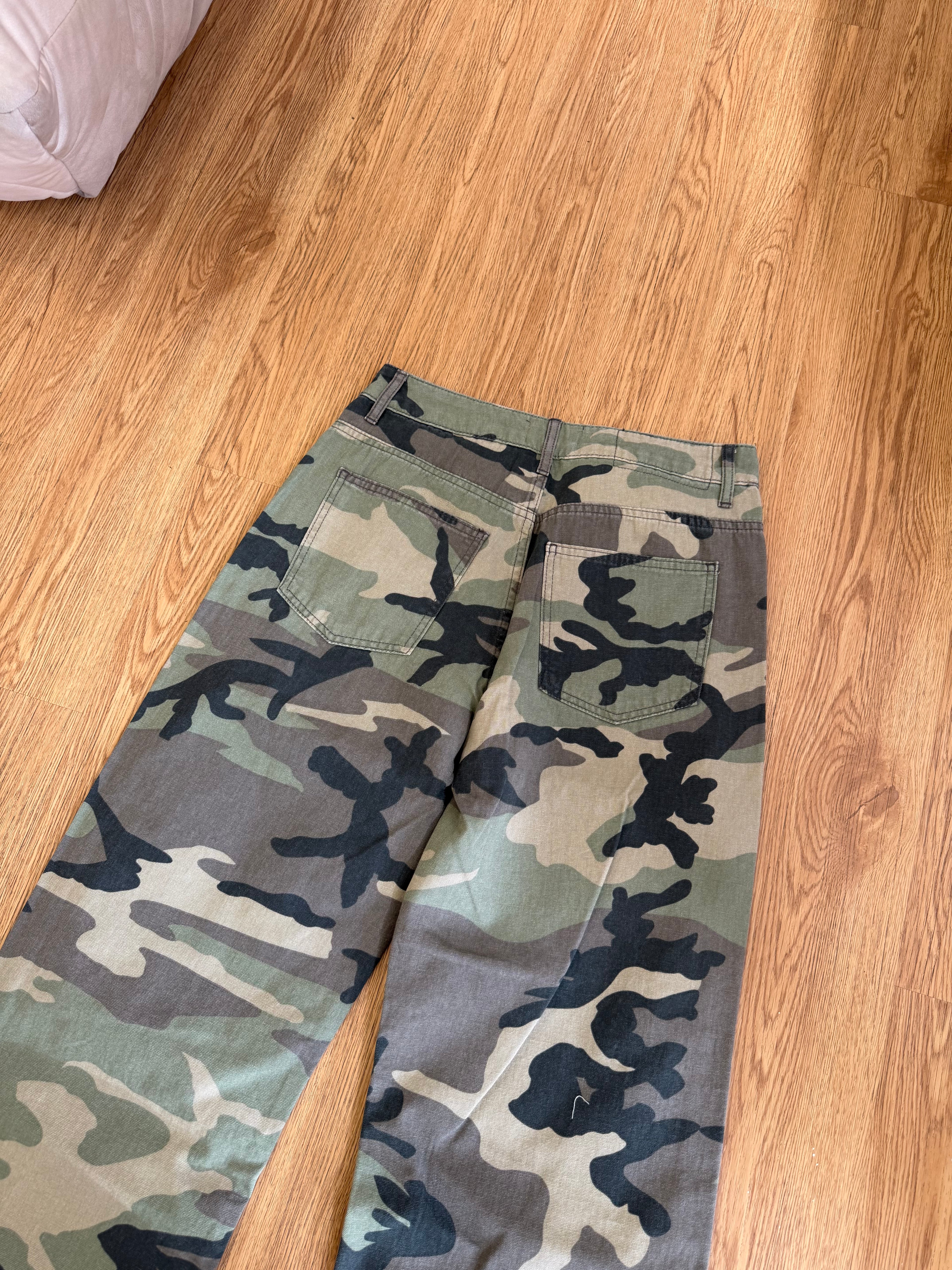 CAMO PANTS