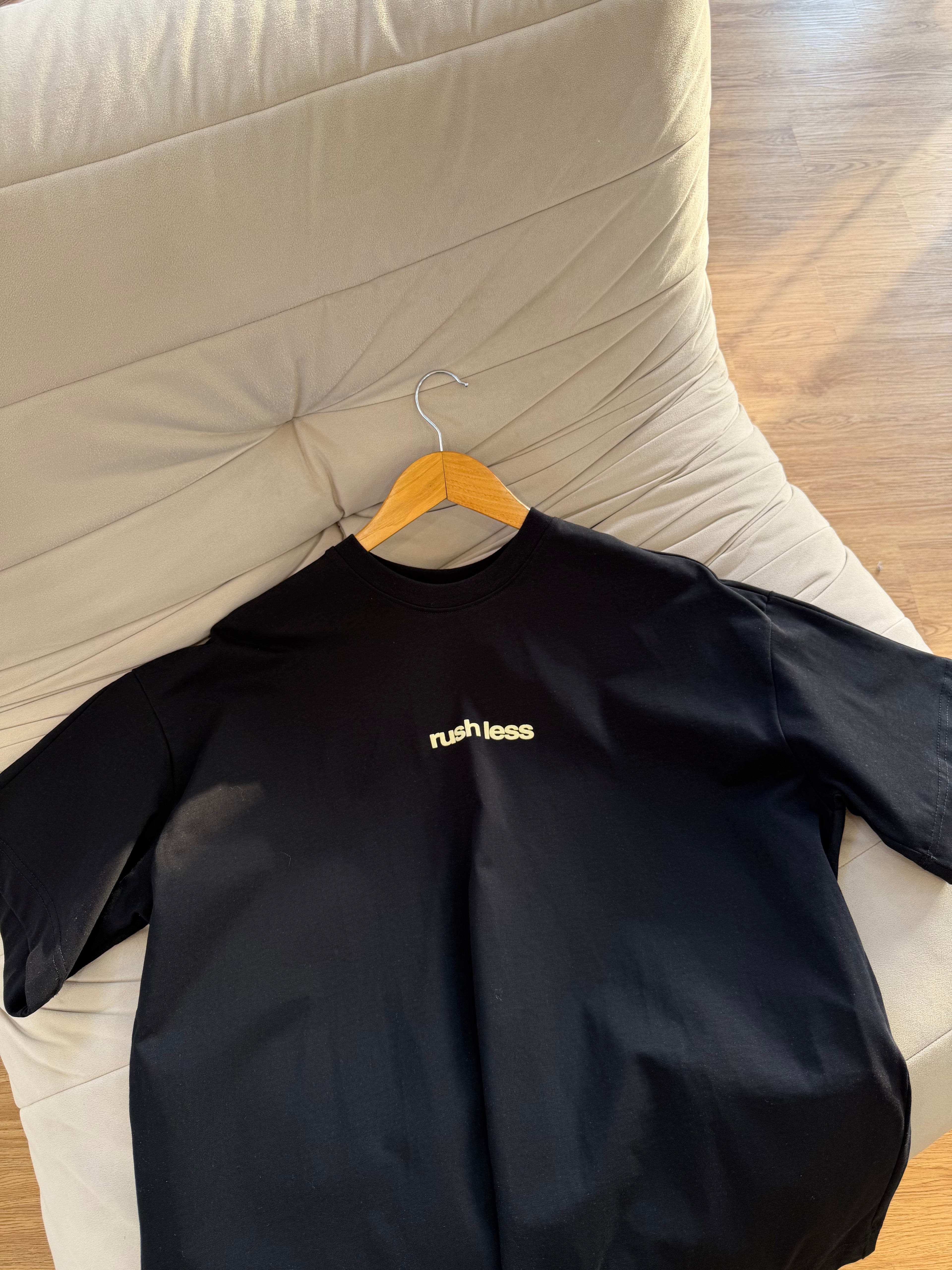 RUSH LESS T-SHIRT BLACK