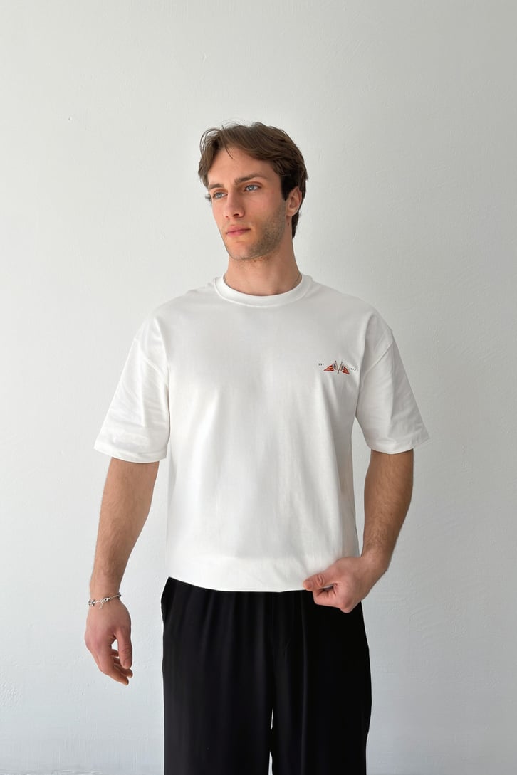 THE COASTAL CLUB T-SHIRT