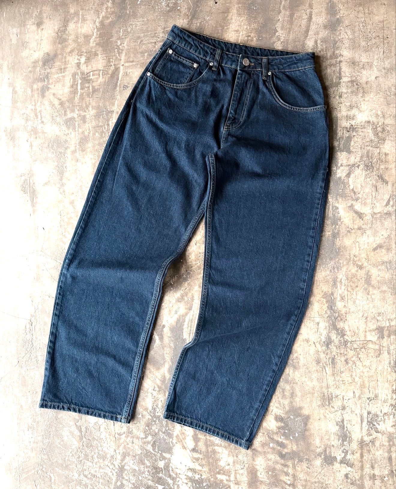 DERSCHUTZE JEANS