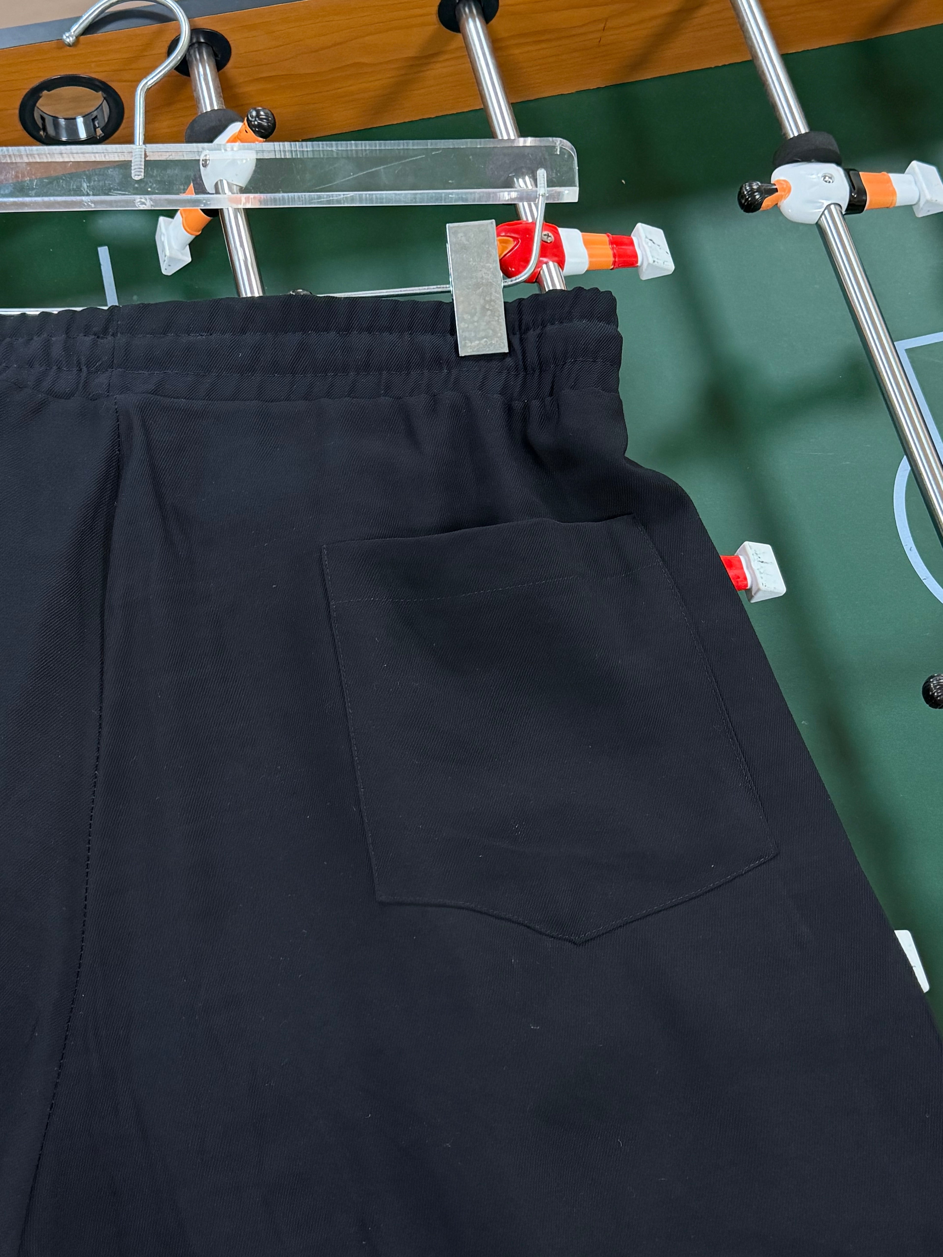 RELAXED FIT FLOWING PLEATED