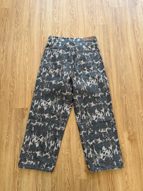 6PM CAMO JEANS