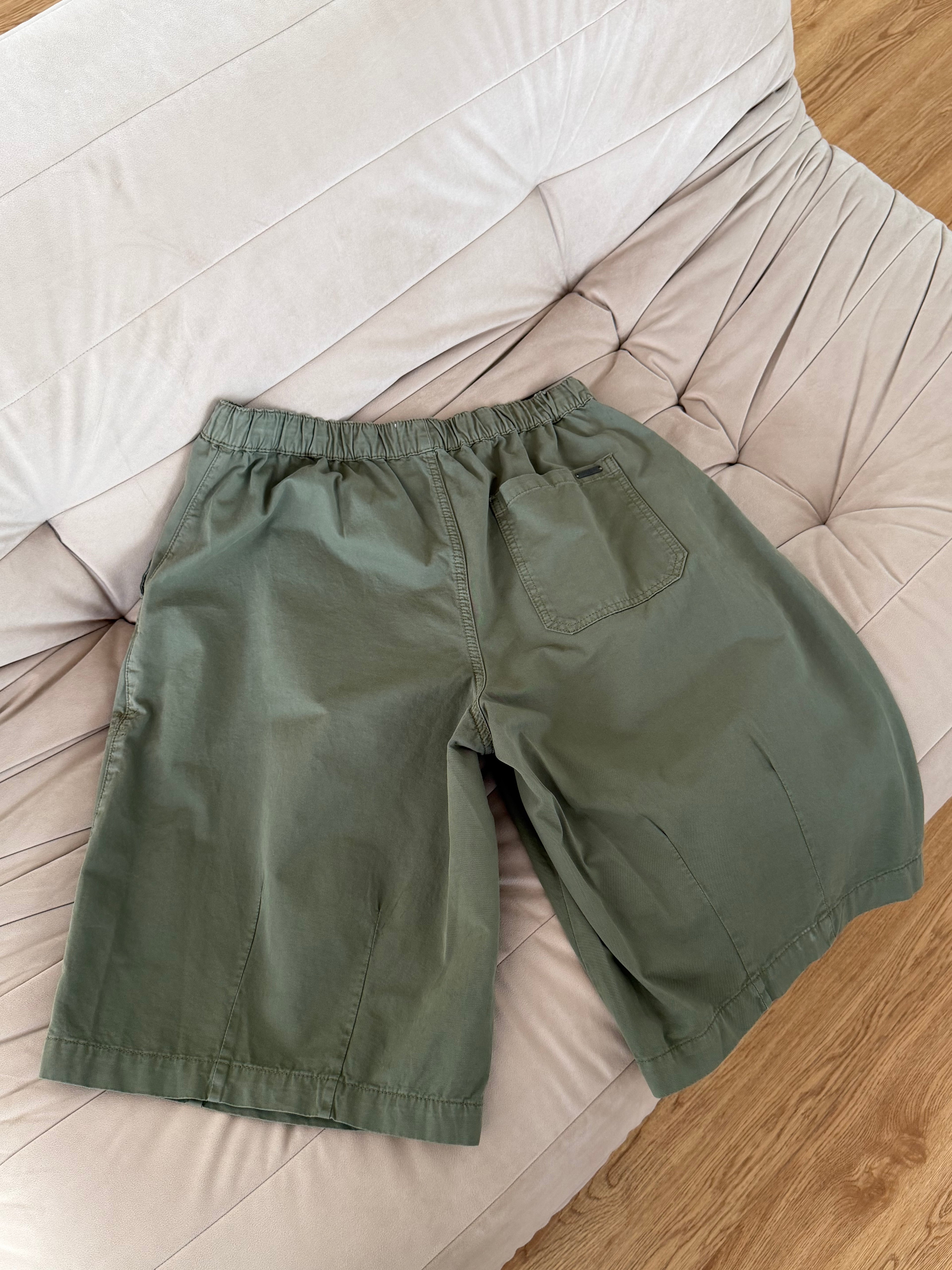 BDG RELAXED FIT BERMUDA SHORTS