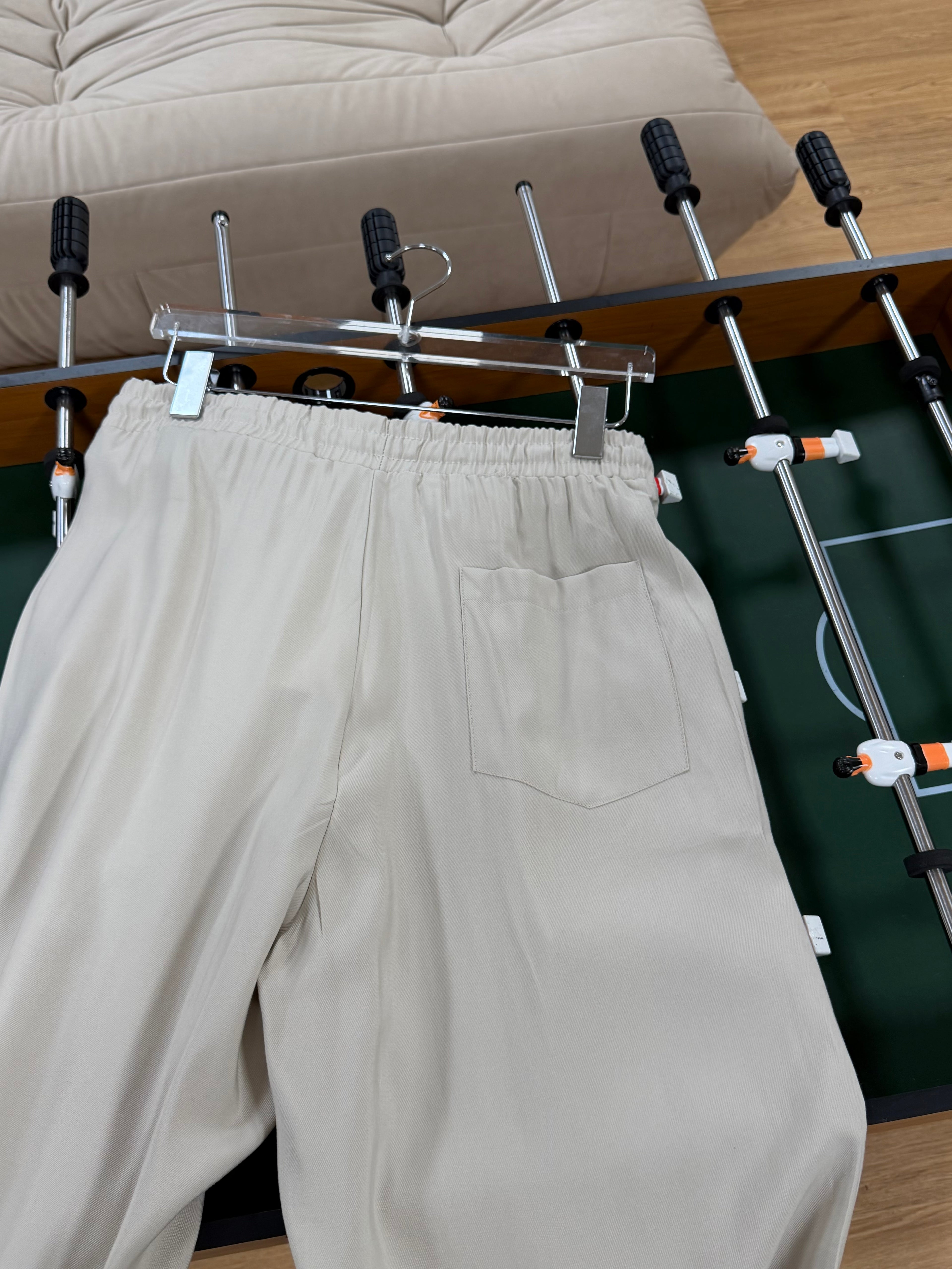 RELAXED FIT FLOWING PLEATED