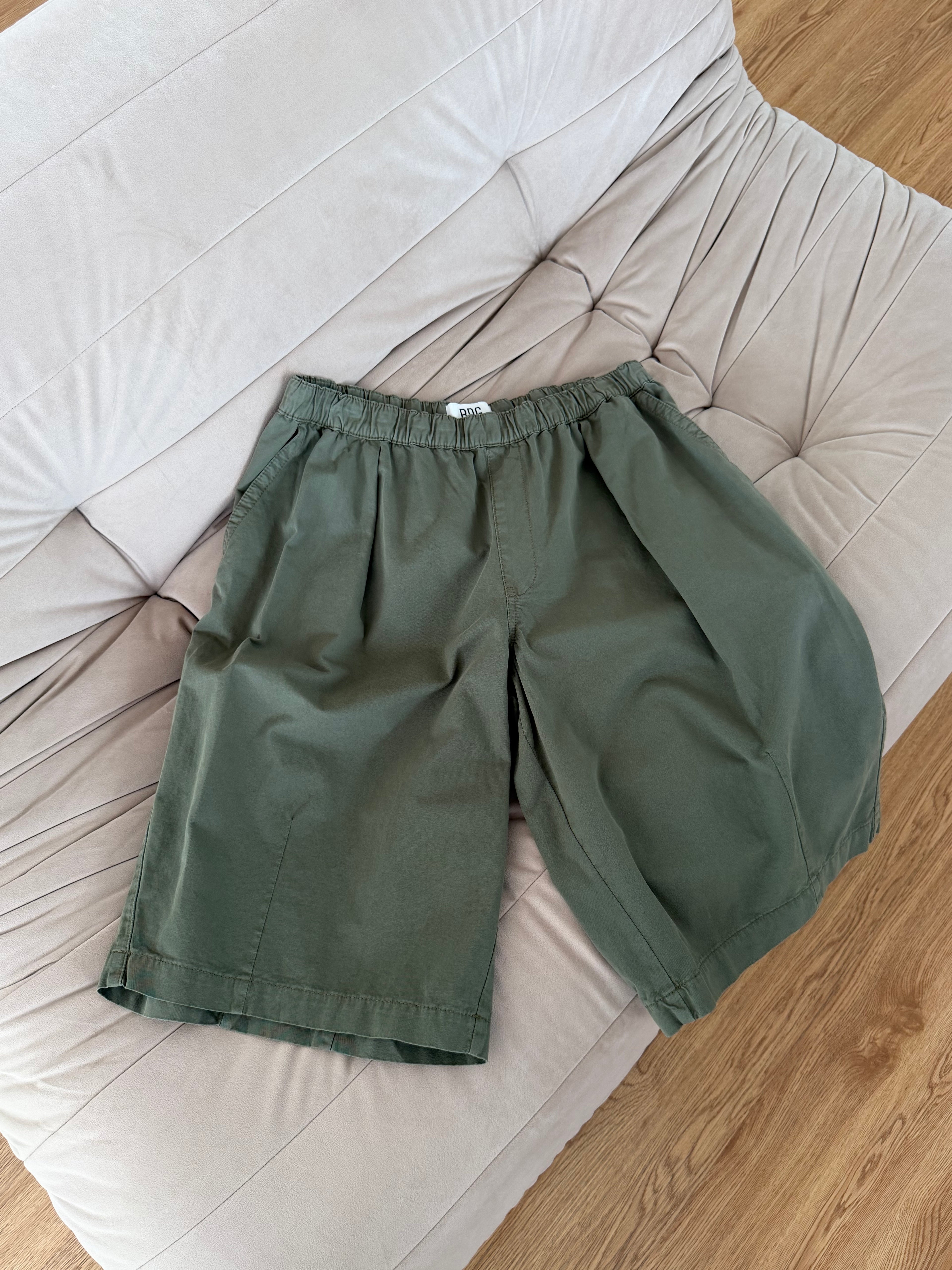BDG RELAXED FIT BERMUDA SHORTS