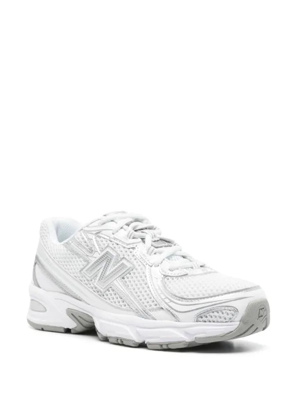 New Balance
mesh-panelled logo-patch sneakers