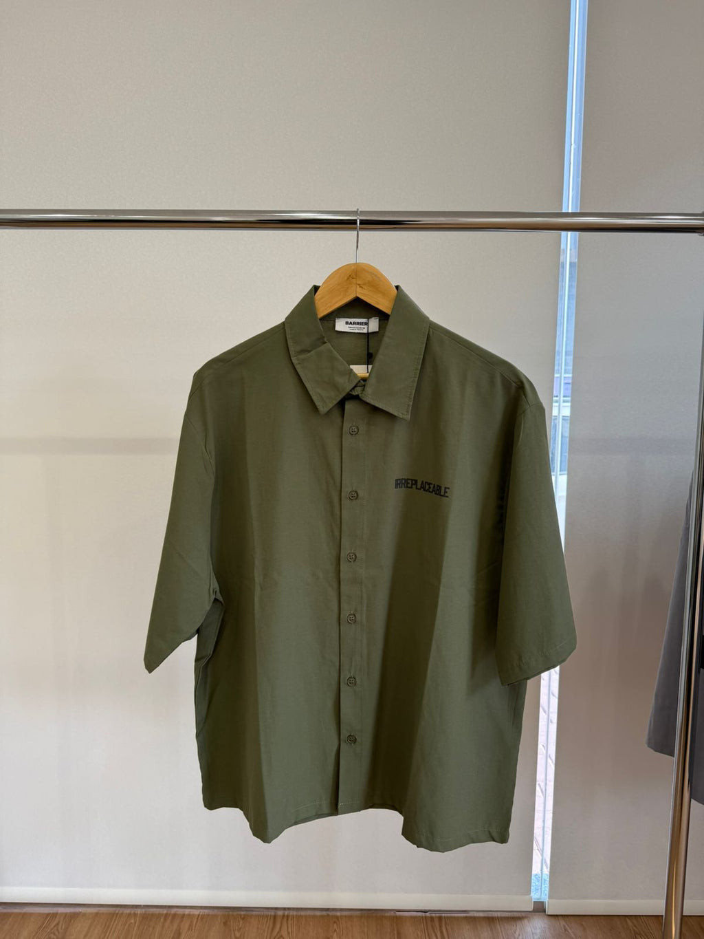 OLIVE GREEN SHORT-SLEEVE SHIRT