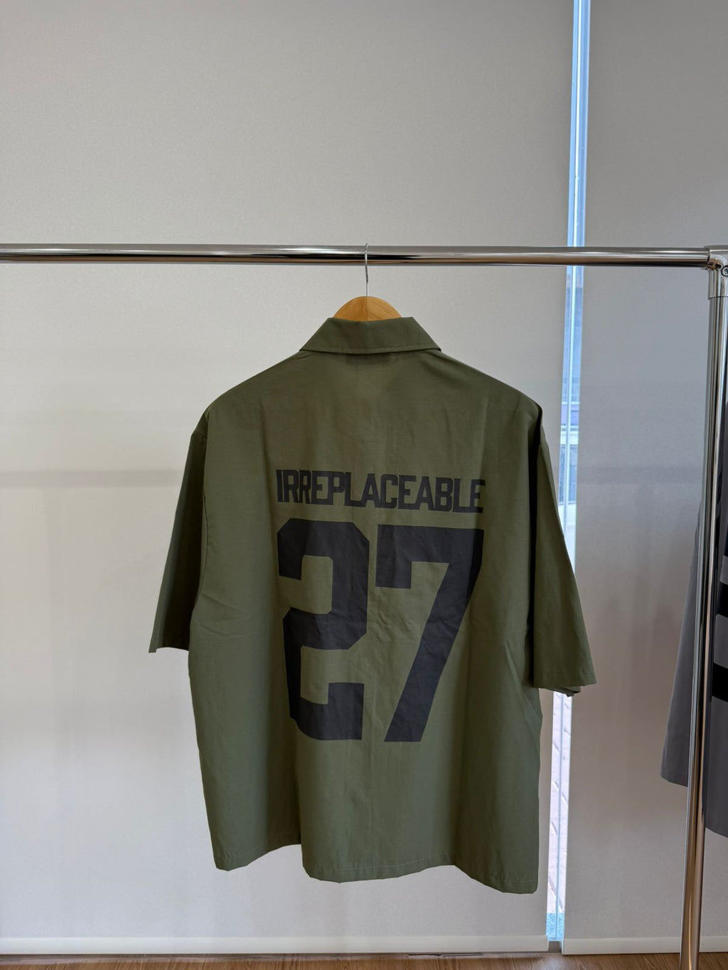 OLIVE GREEN SHORT-SLEEVE SHIRT