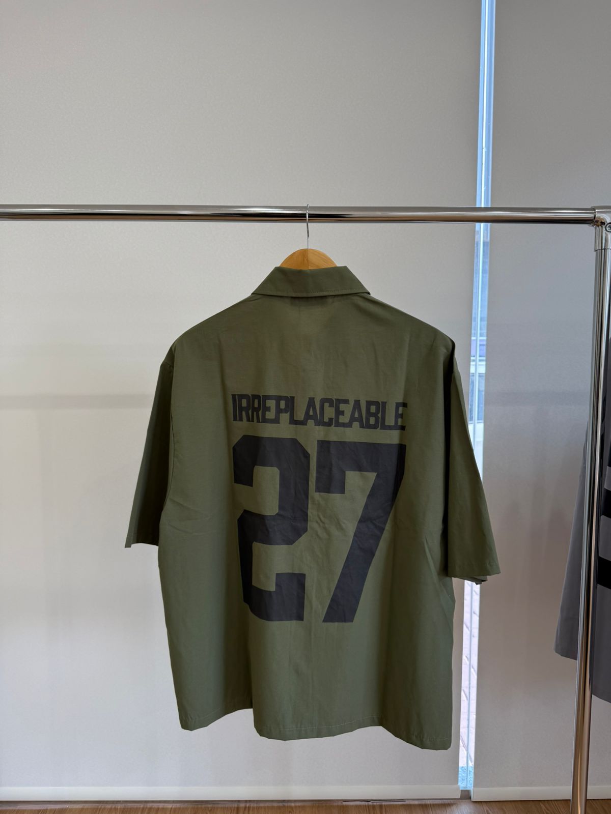 OLIVE GREEN SHORT-SLEEVE SHIRT