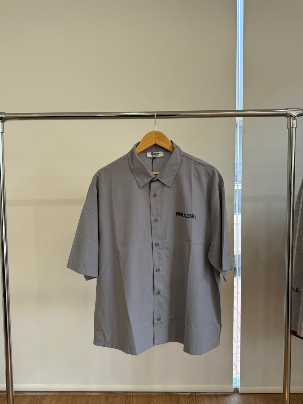 GRAY SHORT-SLEEVE SHIRT
