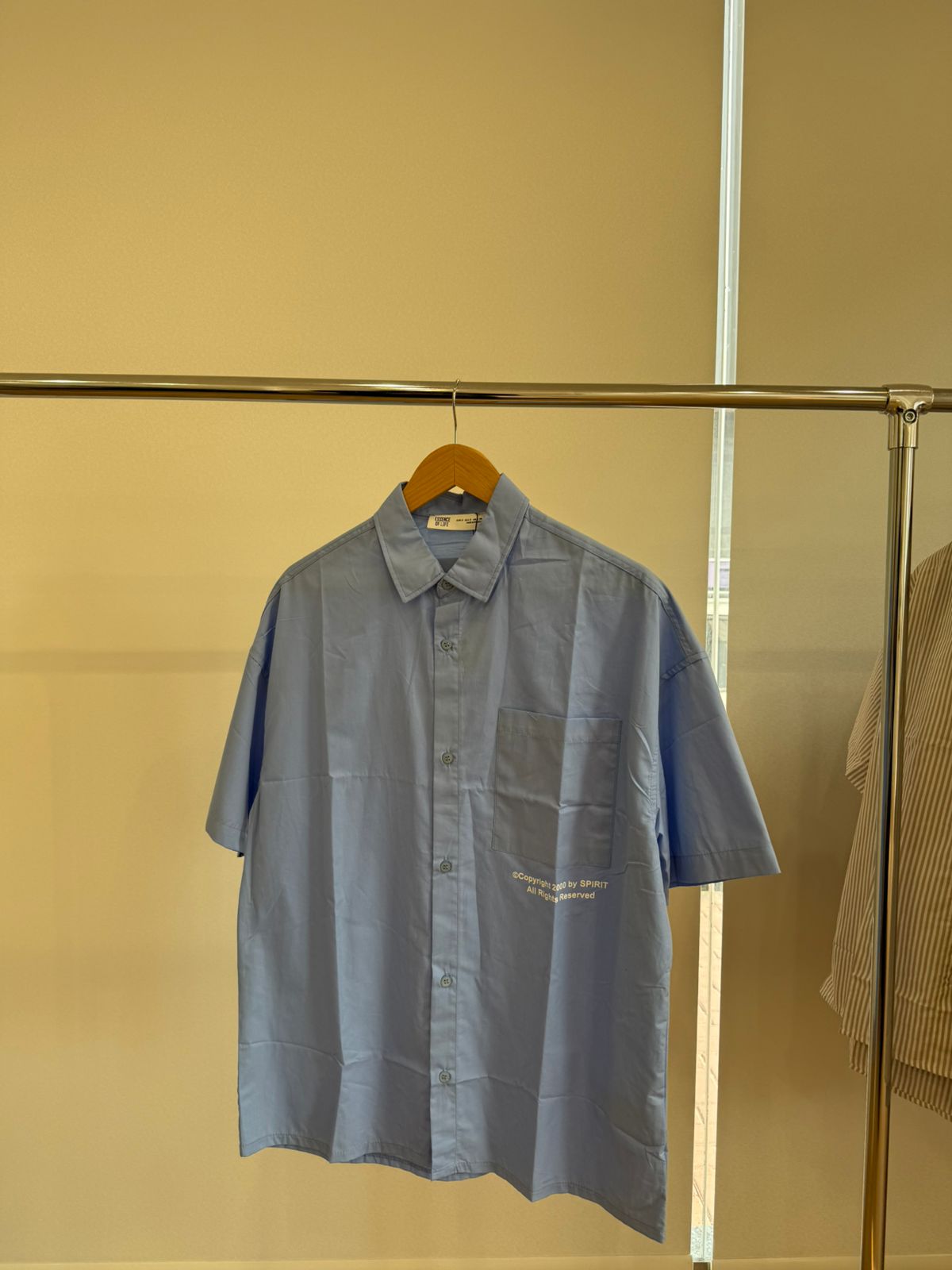 LIGHT BLUE SHORT-SLEEVE SHIRT