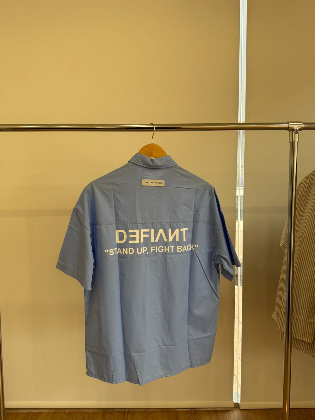 LIGHT BLUE SHORT-SLEEVE SHIRT