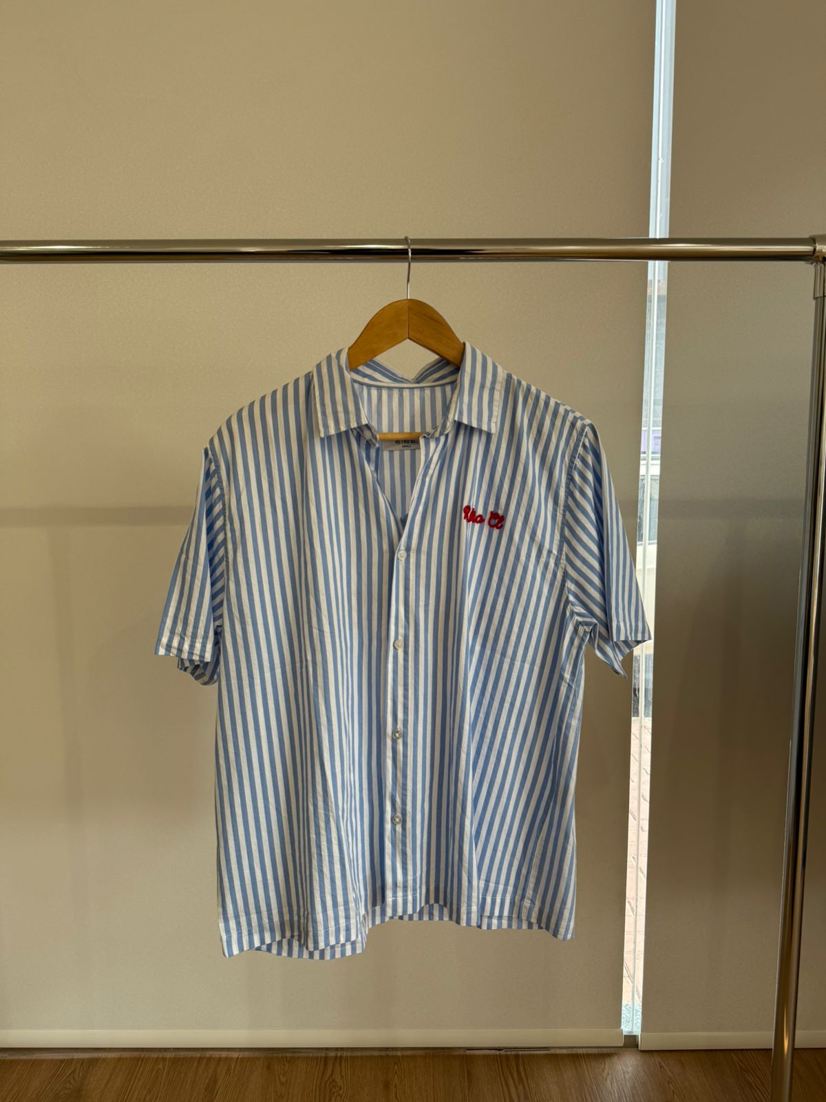 LIGHT BLUE SHORT-SLEEVE EMBROIDERED SHIRT