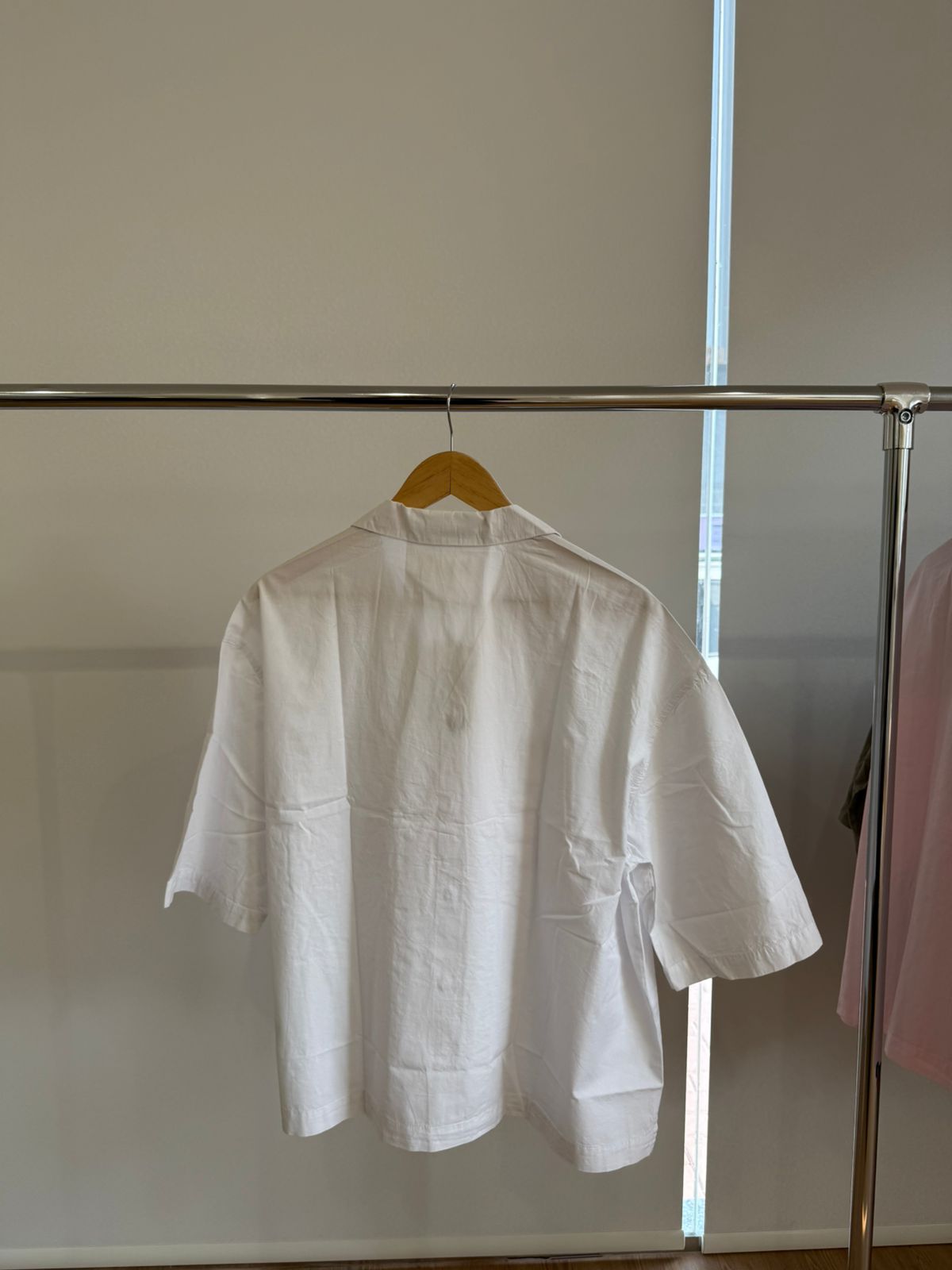 WHITE SHORT-SLEEVE CAMP SHIRT