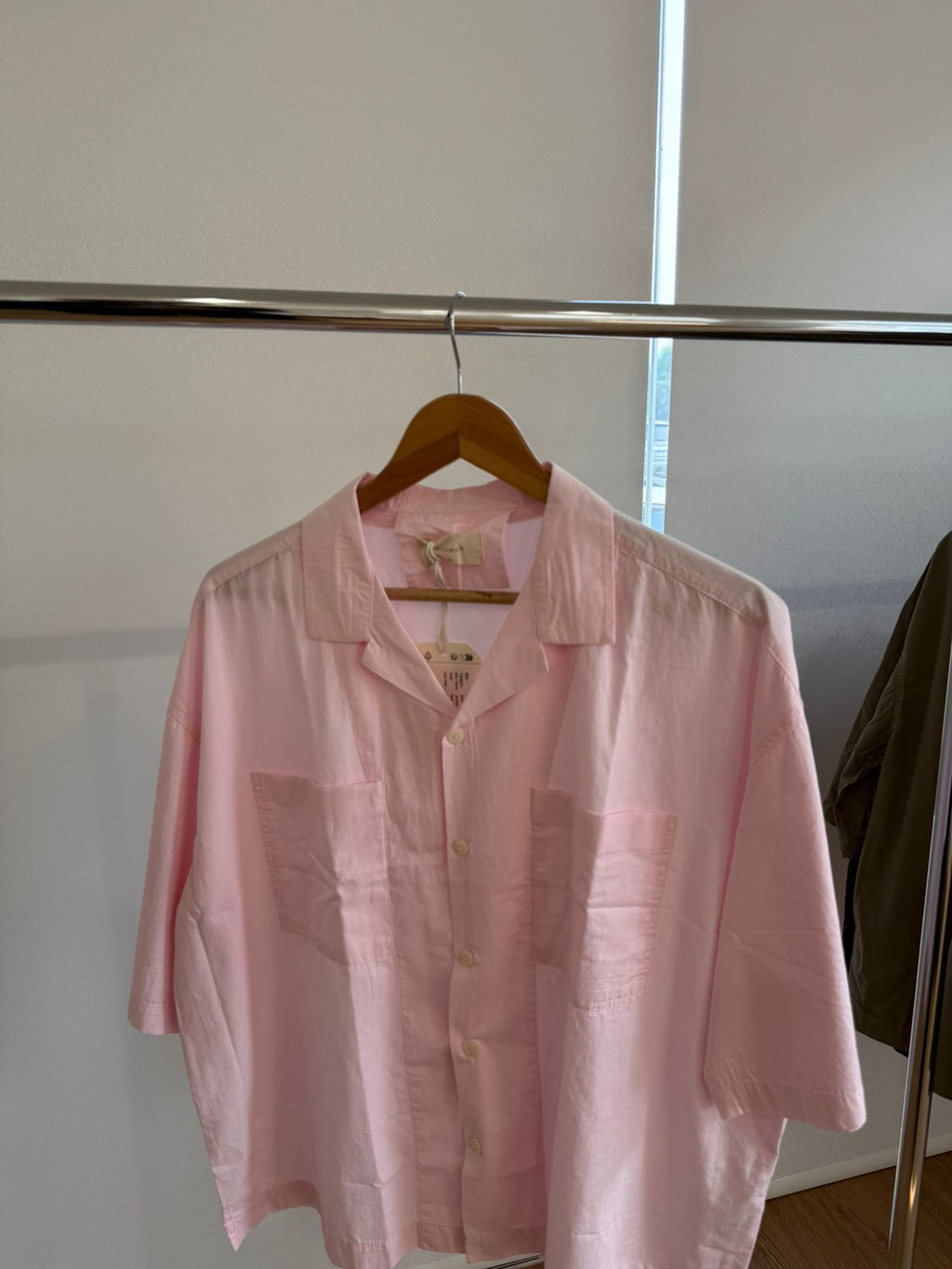 PINK SHORT-SLEEVE CAMP SHIRT