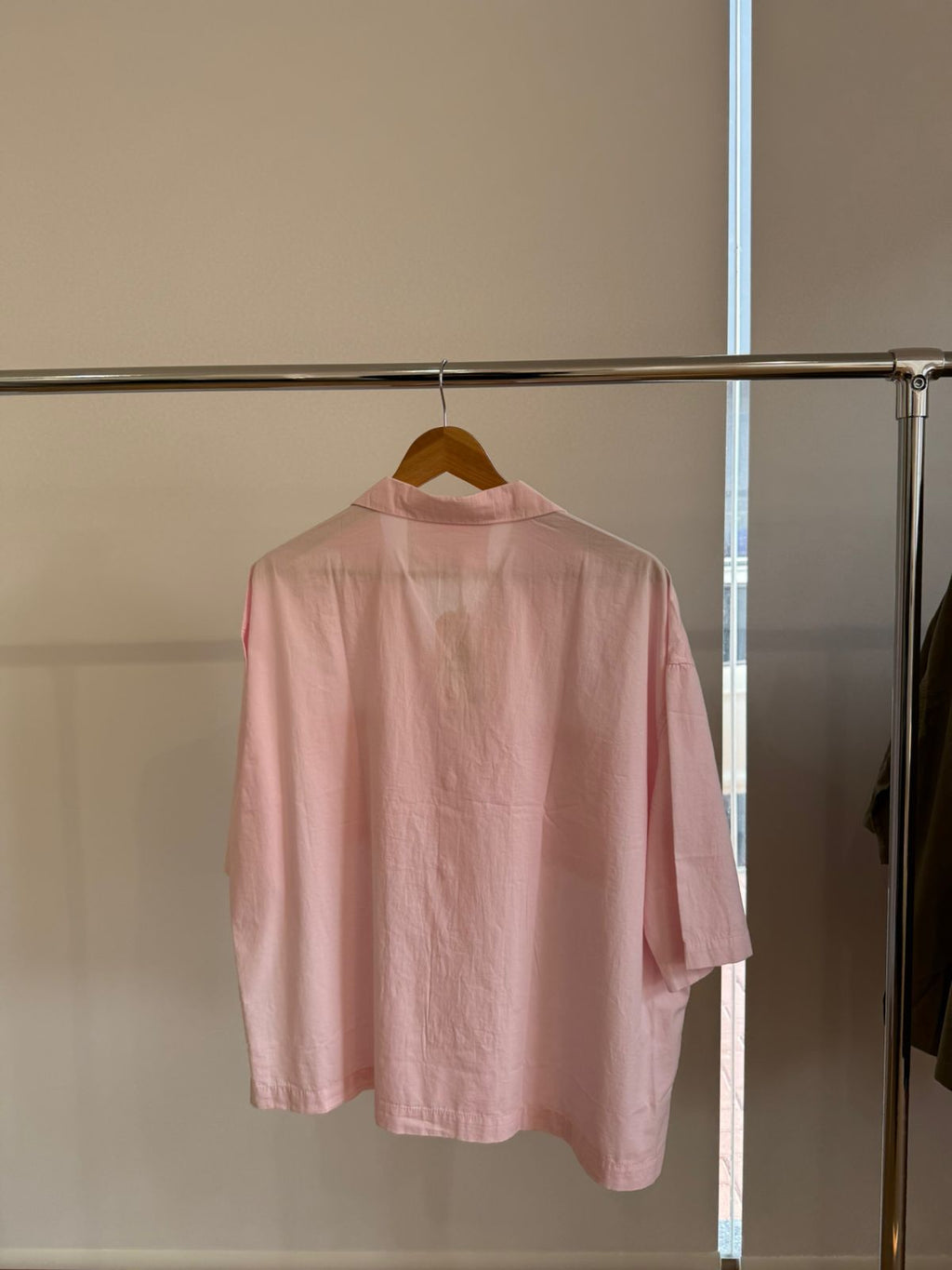 PINK SHORT-SLEEVE CAMP SHIRT