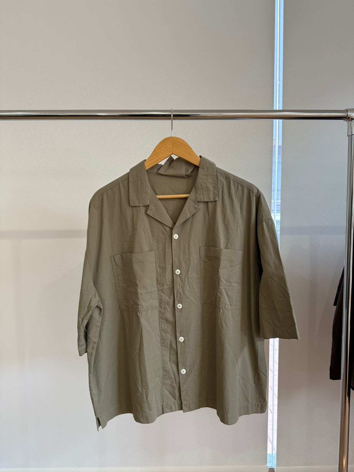 KHAKI SHORT-SLEEVE CAMP SHIRT