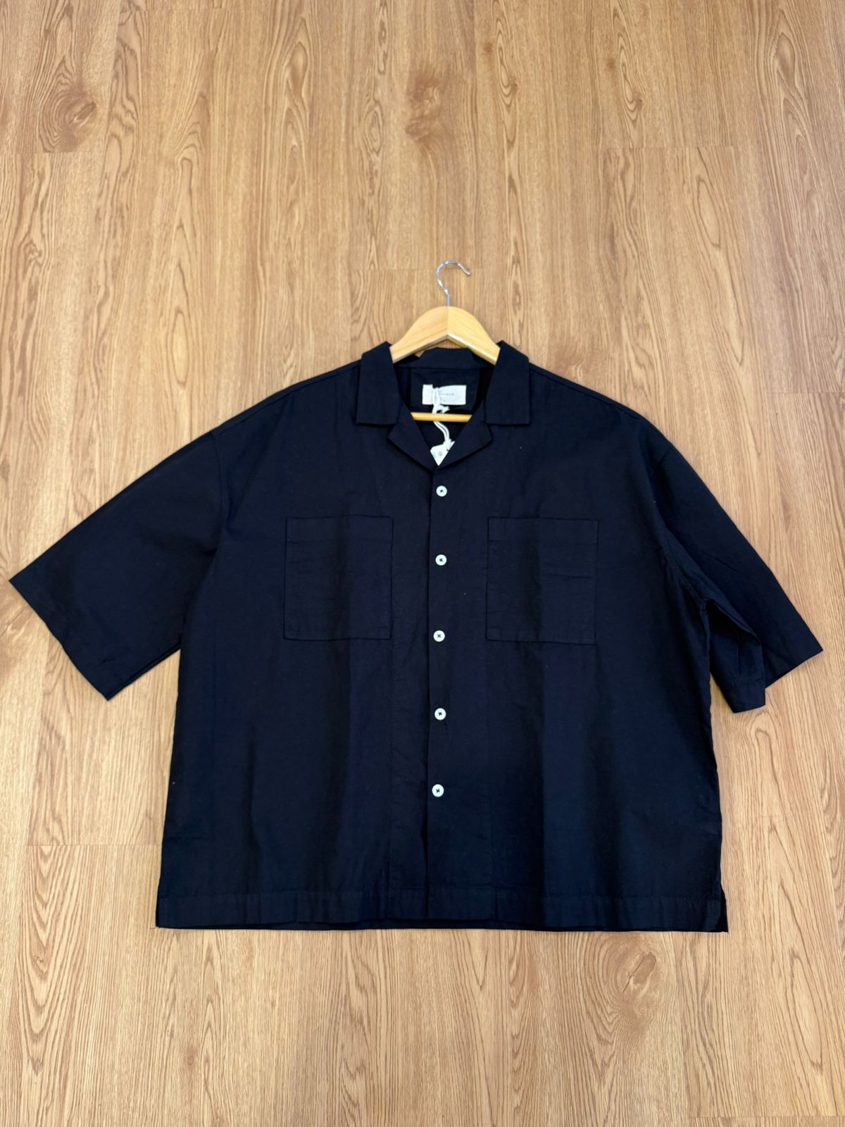 BLACK SHORT-SLEEVE CAMP SHIRT