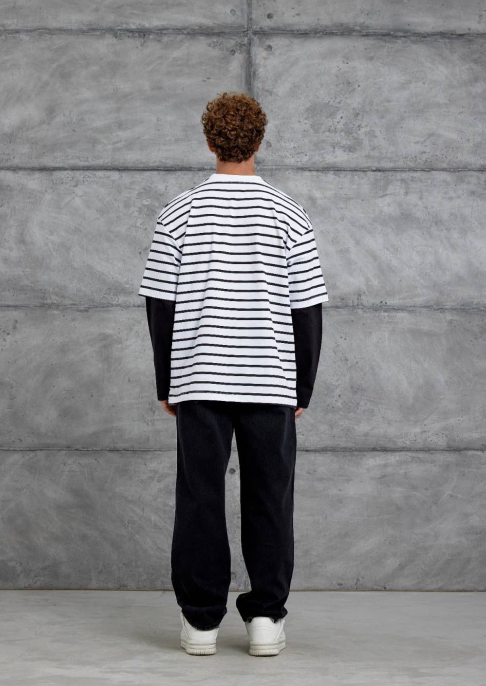 WHITE STRIPED BLACK-SLEEVE SWEATSHIRT