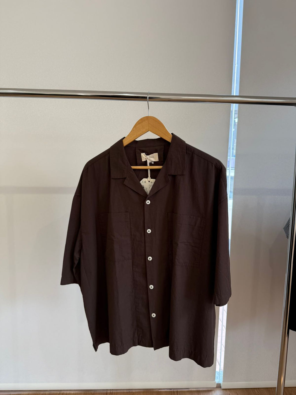 BROWN SHORT-SLEEVE CAMP SHIRT