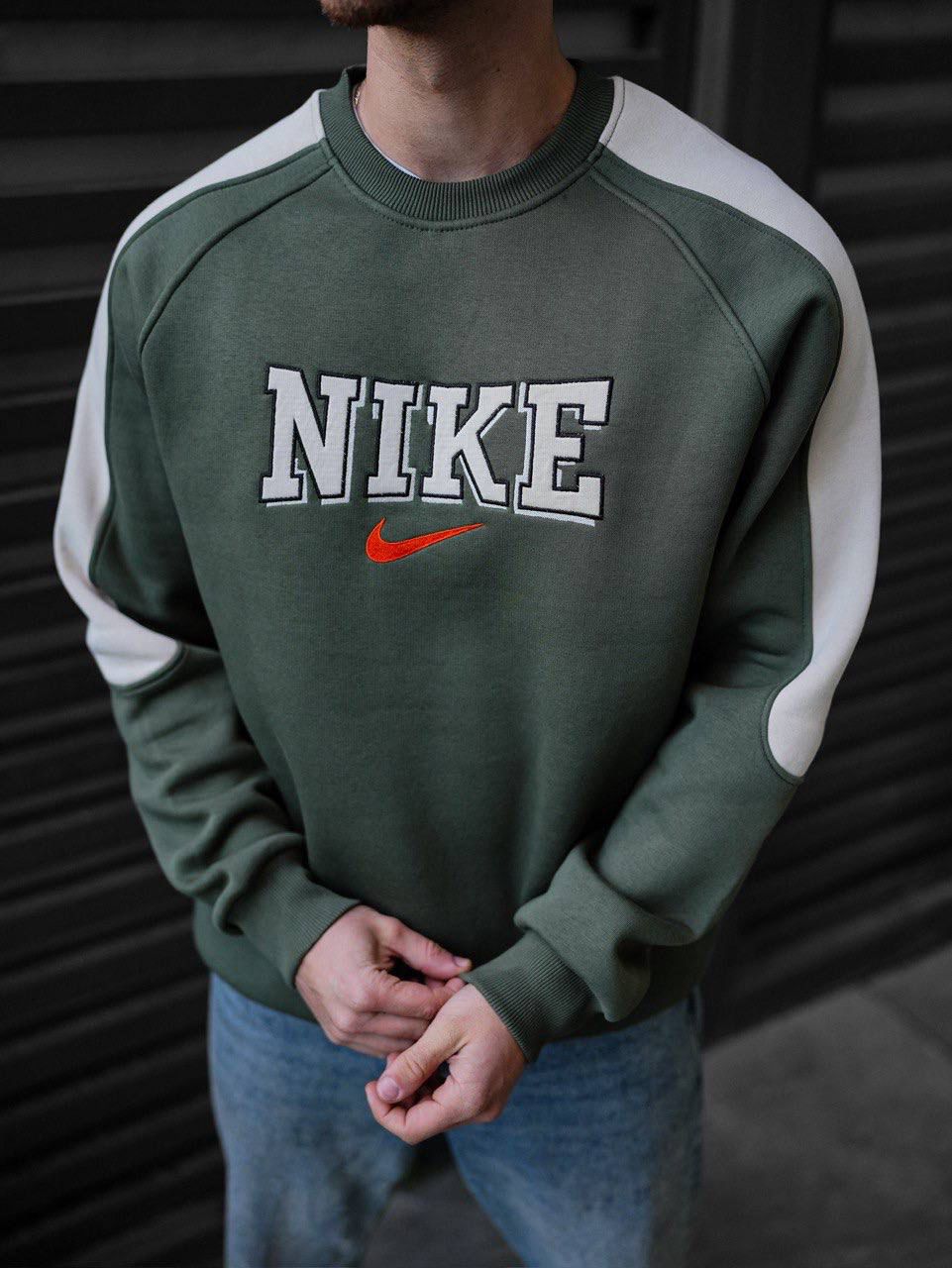 OLIVE GREEN VINTAGE SWEATSHIRT