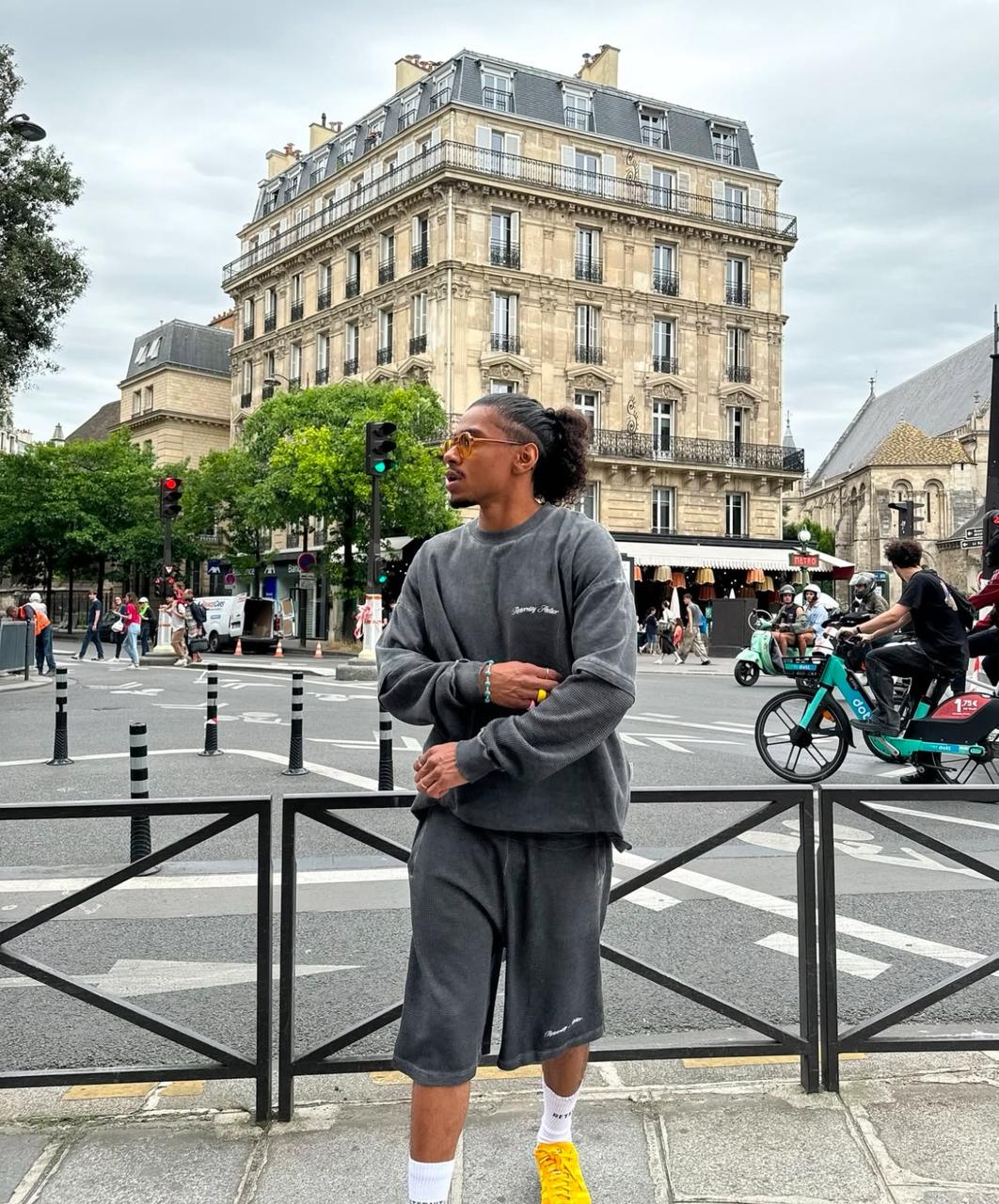 WASHED GREY KNIT-SLEEVE SWEATSHIRT