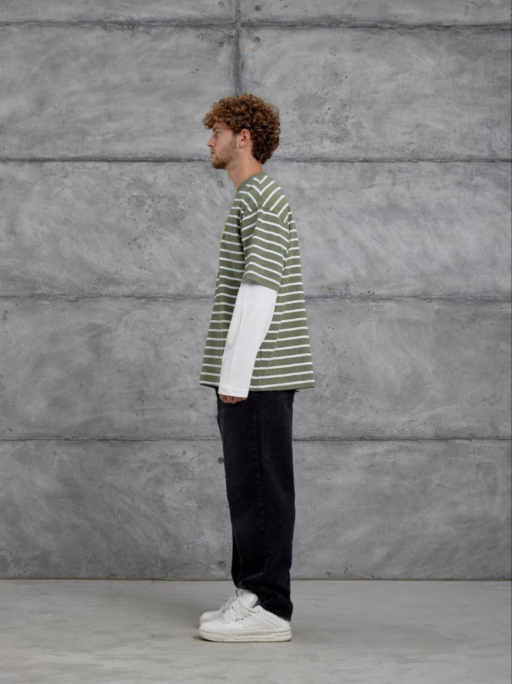 GREEN STRIPED WHITE-SLEEVE SWEATSHIRT