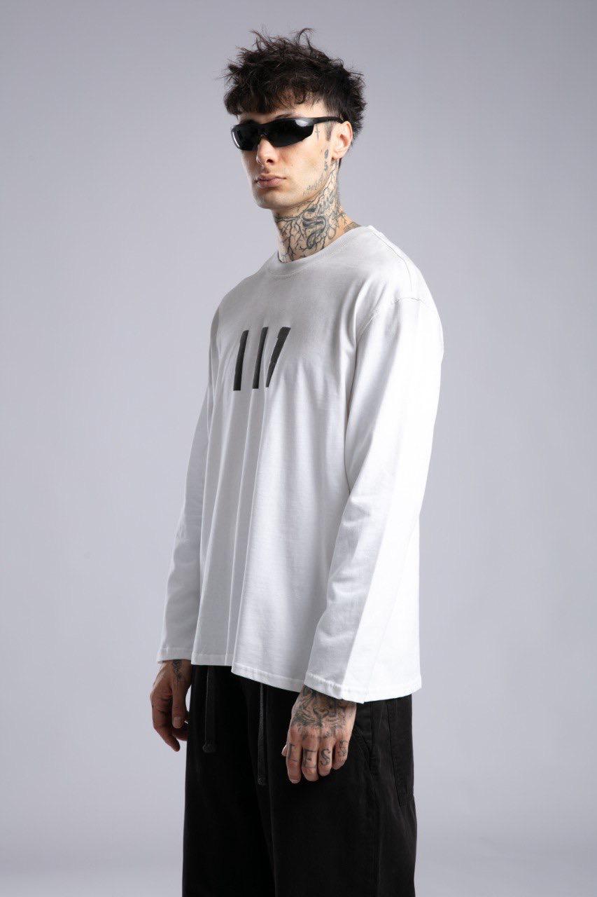 WHITE TRIPLE SWEATSHIRT