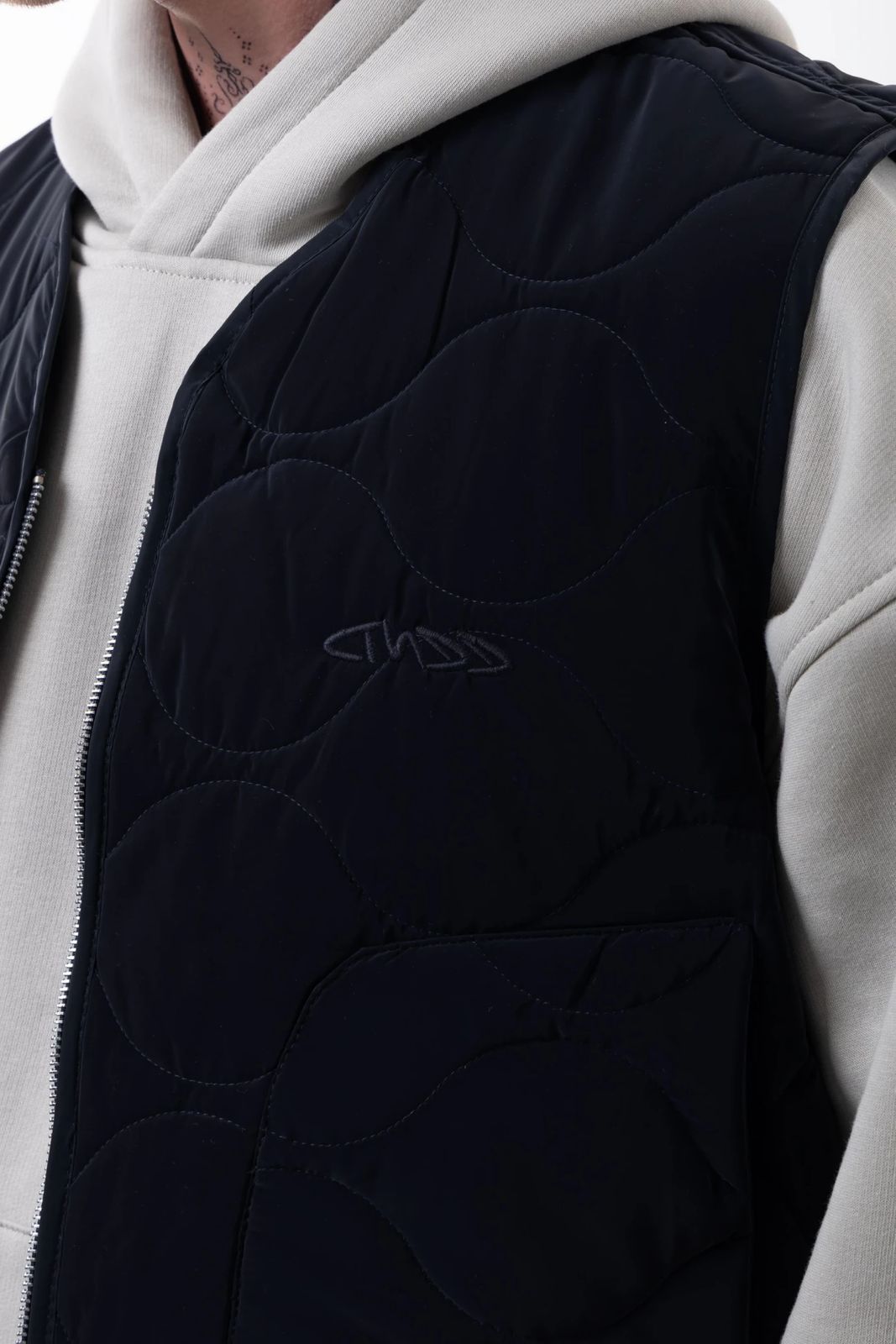 DARK NAVY QUILTED VEST