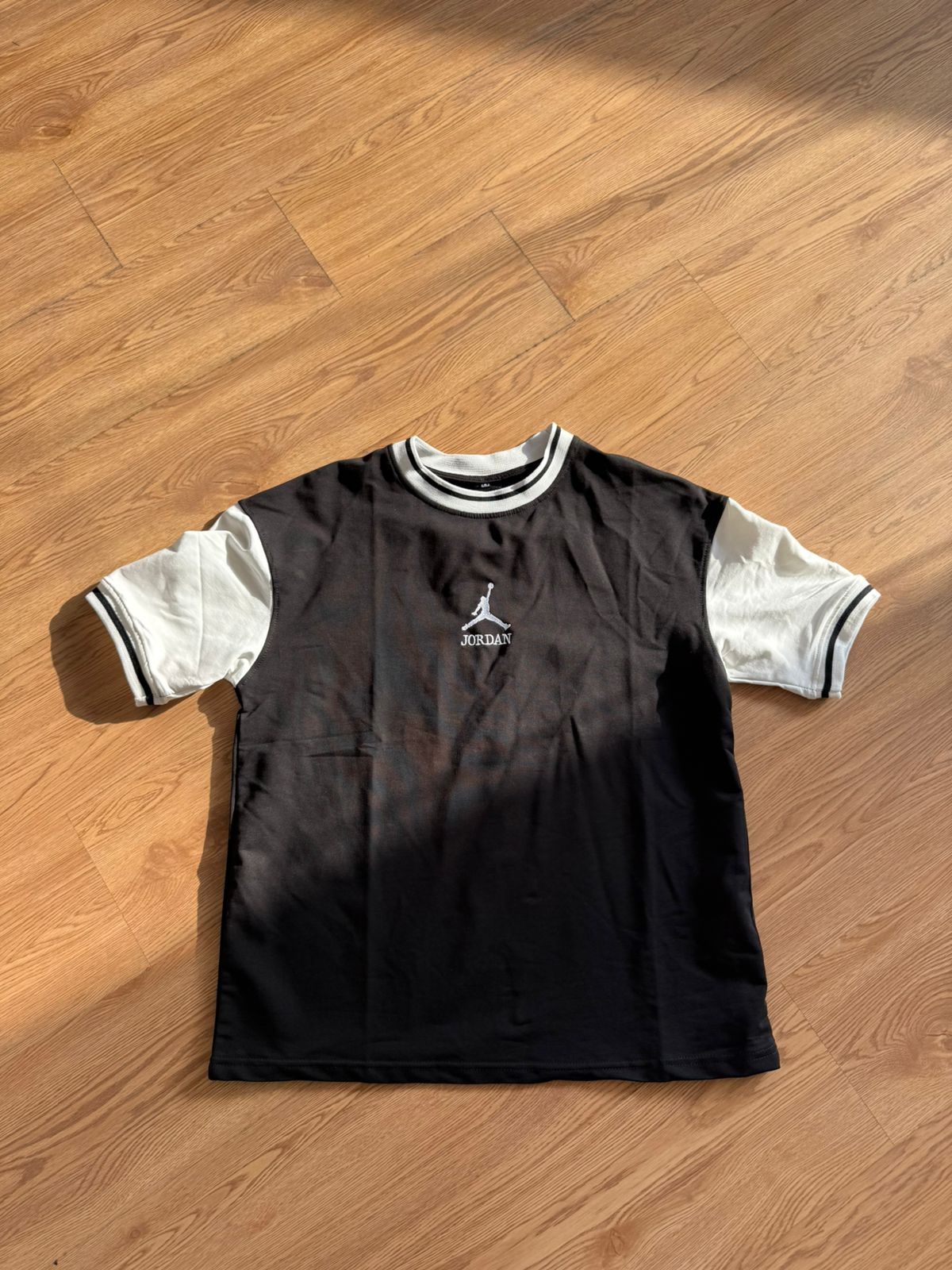 BLACK & WHITE JORDAN T-SHIRT